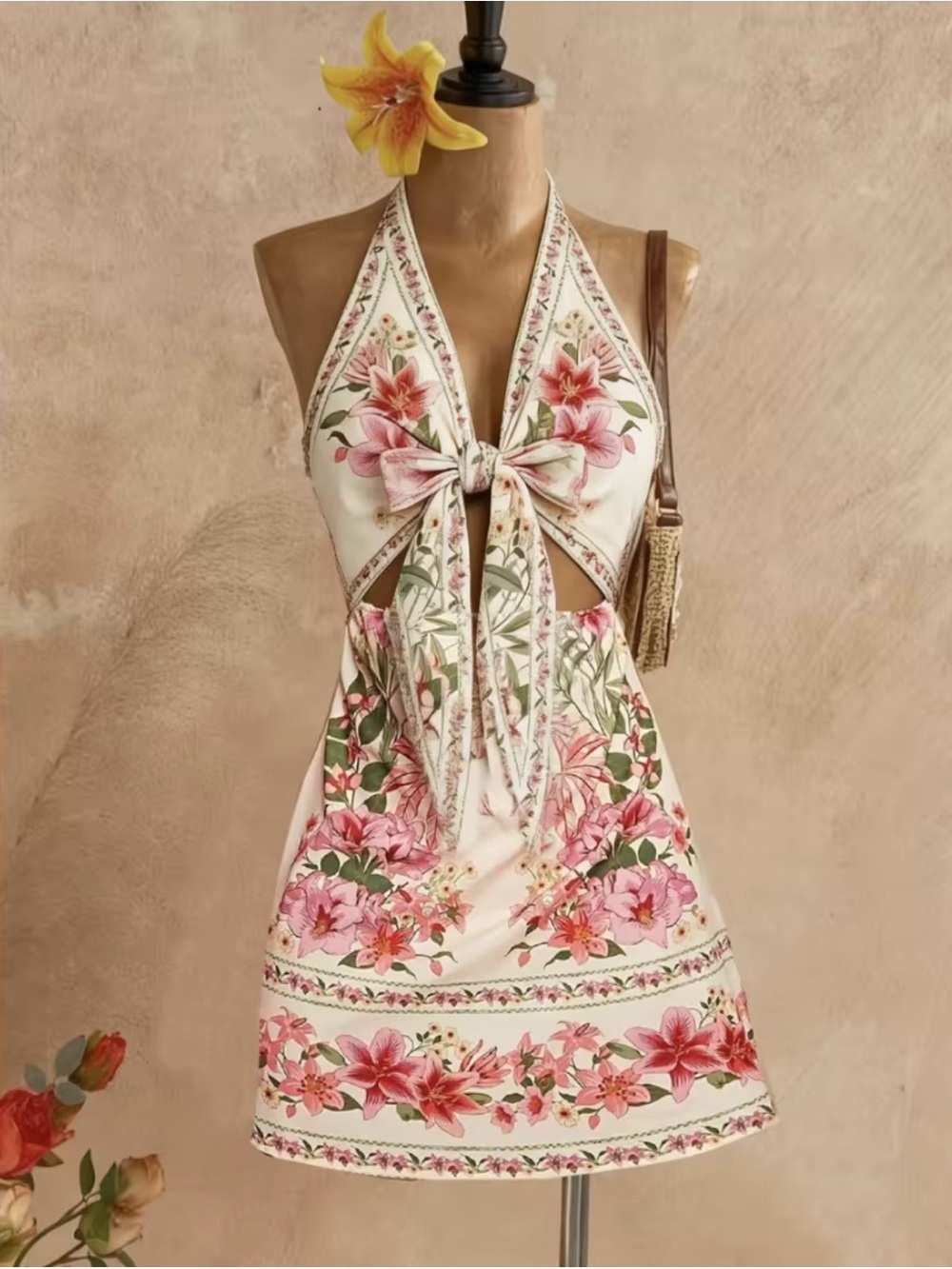 Floral Halter Tie-Front Dress in Cream & Pink size medium - Picture 4 of 4